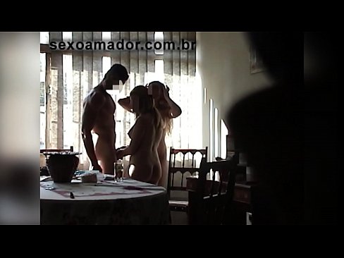 ❤️ Tugann cairde gnéis cuireadh d'fhear ollmhór agus do thriúr in éineacht leis ❤️❌  Porn crua  uainn ga.teatroporno.ru ❌️❤
